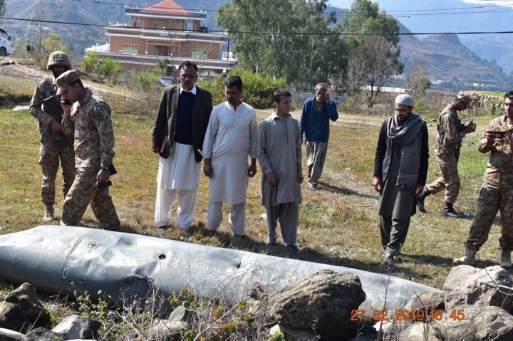 Pictures, PAF downs Indian aircraft, pilots held captive 