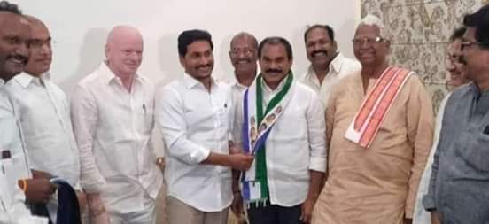 thota trimurthulu join ysrcp 
