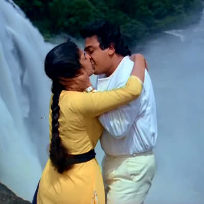Kamal Haasan - Rekha Kiss