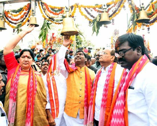 Arjun munda at Medaram jatara 