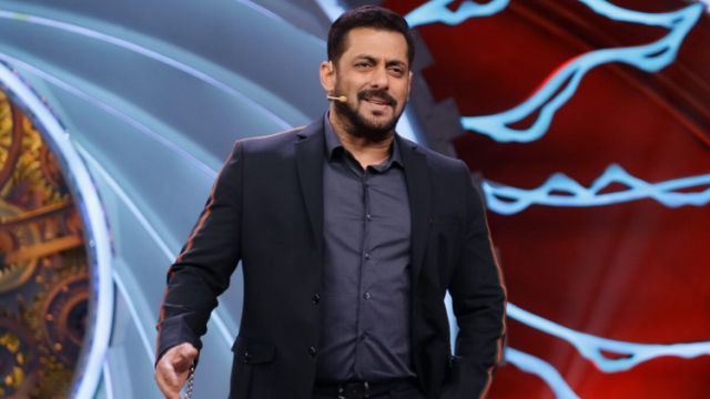 https://10tv.in/movies/salman-khan-busy-with-solo-movies-on-the-one-hand-and-multistarrers-on-the-other-342210.html