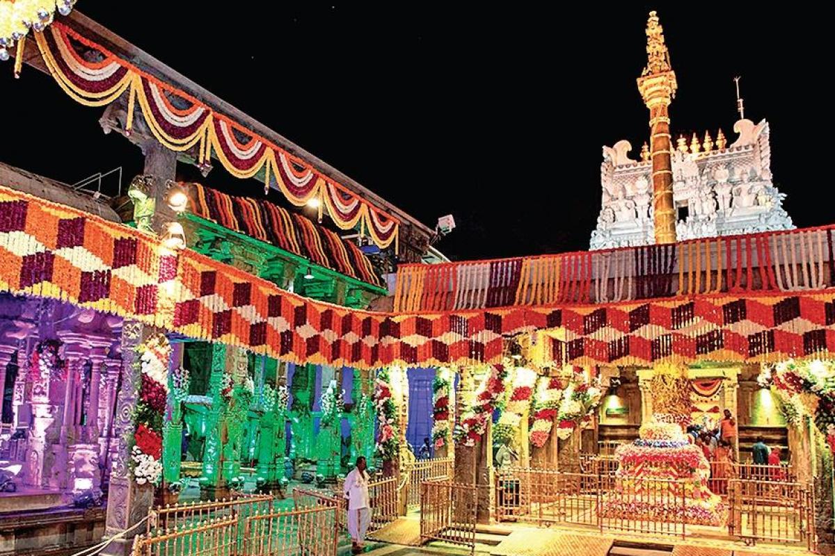 Tirumala : జనవరి 13,14 తేదీల్లో శ్రీవారి ఆలయంలో వైకుంఠ ఏకాదశి, ద్వాదశి వేడుకలు | Vaikuntha Ekadashi and Dwadashi celebrations in Tirumala