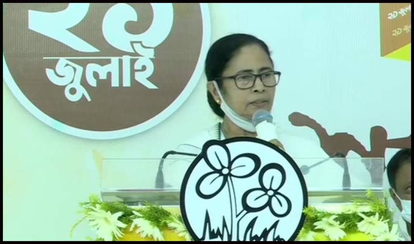 https://10tv.in/national/pegasus-row-mamata-banerjee-attacks-centre-says-have-plastered-my-phone-to-prevent-snooping-252990.html