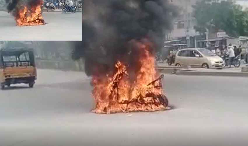 https://10tv.in/andhra-pradesh/electric-scooter-catches-fire-293172.html
