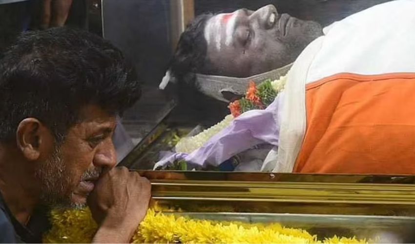 https://10tv.in/movies/puneeth-rajkumar-last-rites-completed-in-presence-of-fans-301050.html