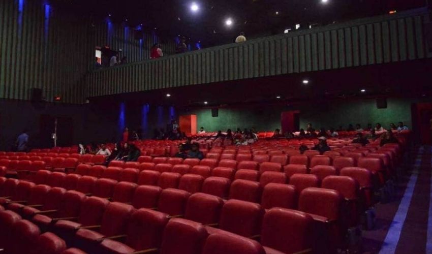 https://10tv.in/movies/govt-allows-100-occupancy-in-cinema-halls-theatres-from-tomorrow-291722.html