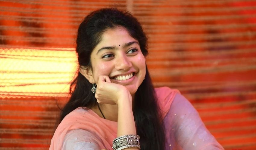 https://10tv.in/latest/actress-sai-pallavi-who-is-going-to-be-a-bride-419097.html