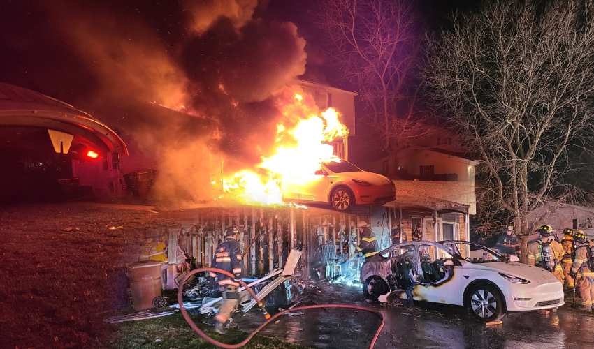 https://10tv.in/international/tesla-car-catches-fire-flames-spread-to-nearby-home-318791.html