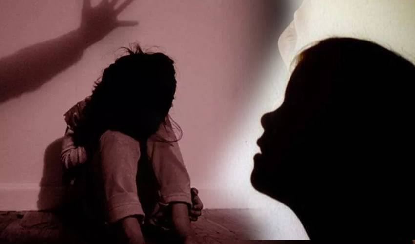 https://10tv.in/crime/telangana-crime-head-master-raped-9th-class-girl-in-hyderabad-341921.html