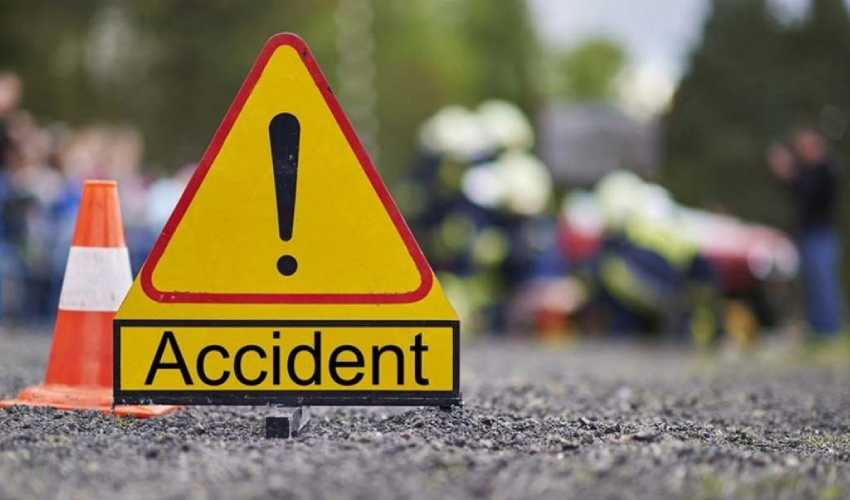 Hyderabad Accident : అర్ధరాత్రి ఘట్‍‌కేసర్‌లో ఘోర రోడ్డు ప్రమాదం | road accident in ghatkesar outer ring road area one died and three injured
