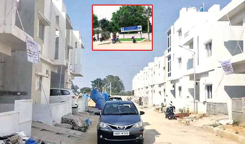Quthbullapur : అనుమతులు లేకుండా 260 విల్లాల నిర్మాణం.. కొన్నవారికి కుచ్చుటోపీ | Quthbullapur municipal officers seized 100 villas in dundigal area
