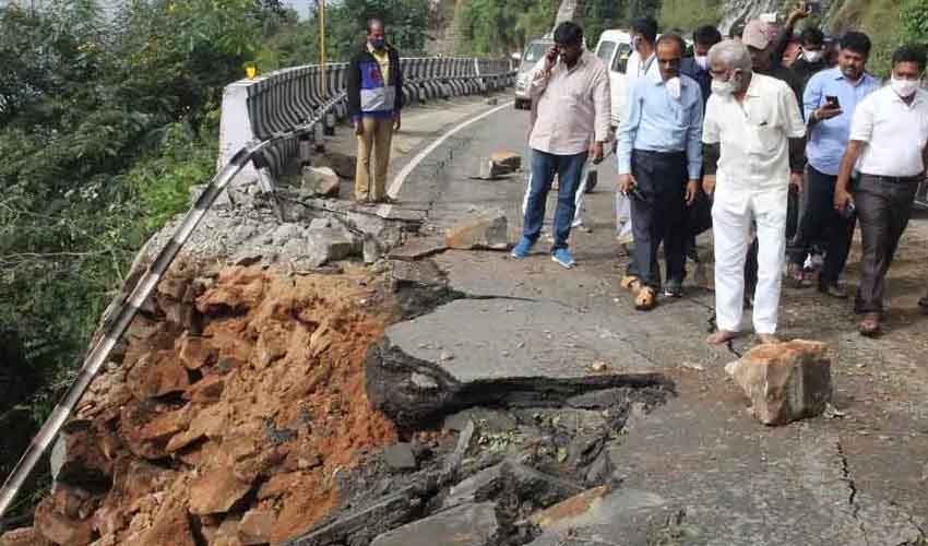 Tirumala Ghat Road : తిరుమల ఘాట్ రోడ్డులో 9 ప్రాంతాల్లో ప్రమాదకర కొండచరియలు | Tirumala Ghat Road, Dangerous Landslides In 9 Places