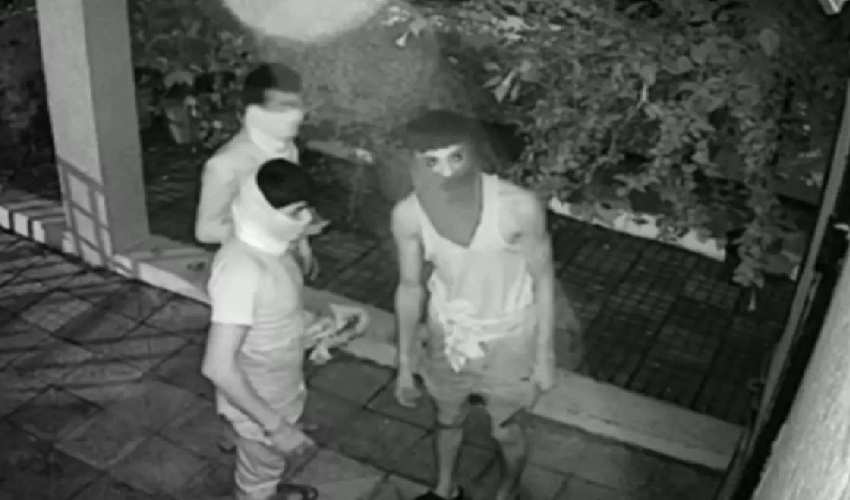 https://10tv.in/crime/burglars-trying-theft-in-mlas-house-in-tadepalli-amaravathi-324076.html