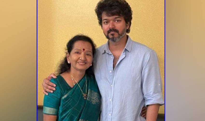https://10tv.in/movies/actor-vijay-with-his-mother-shoba-pic-goes-viral-358069.html