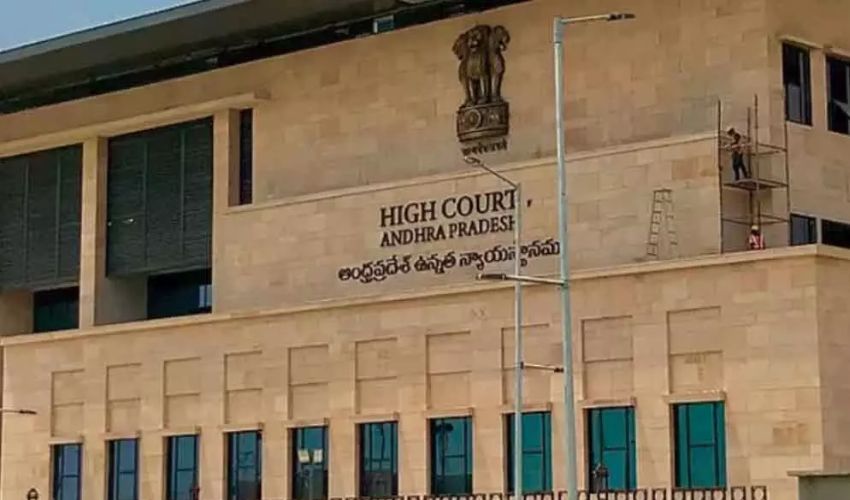 https://10tv.in/andhra-pradesh/pill-in-high-court-petitioner-says-employees-strike-is-unconstitutional-360408.html