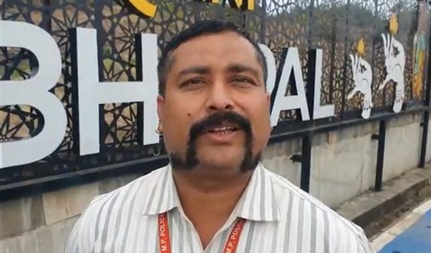 https://10tv.in/latest/cop-hero-style-mustache-madhya-pradesh-police-constable-suspended-for-movie-hero-style-keeping-long-moustache-349703.html