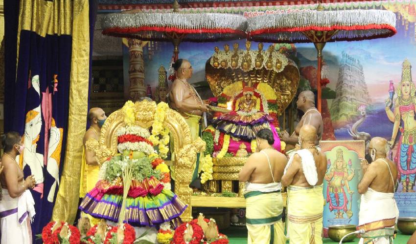 https://10tv.in/andhra-pradesh/navakundatmaka-sriyagam-started-in-tiruchanuru-temple-after-50-years-356307.html