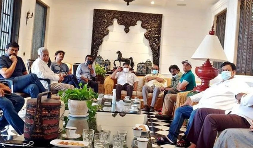 https://10tv.in/movies/tollywood-film-industry-meeting-today-vishnu-manchu-and-mohan-babu-to-attend-this-meeting-373261.html