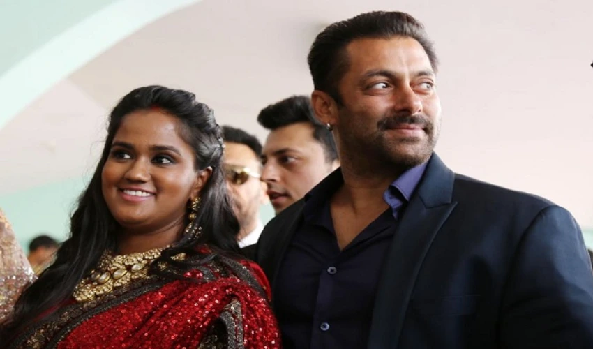 https://10tv.in/movies/arpita-khan-buys-a-flat-with-10-crores-371803.html