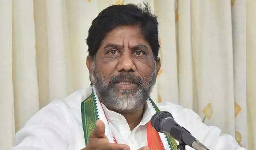 https://10tv.in/telangana/t-congress-demands-kcr-to-resign-over-constitution-remarks-365091.html