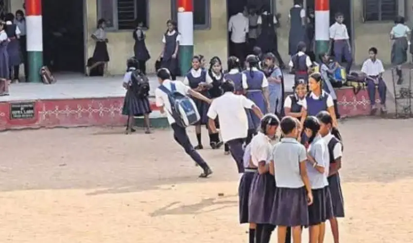 https://10tv.in/telangana/half-day-schools-in-telangana-from-march-16th-388531.html
