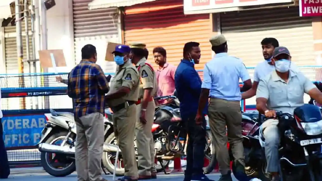 https://10tv.in/telangana/traffic-police-action-after-pending-challan-discount-417103.html