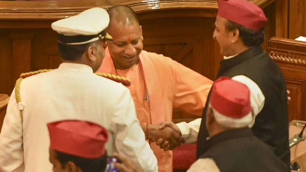 https://10tv.in/national/in-rare-event-cm-yogi-had-handshakes-with-opposition-leader-akhilesh-yadav-398943.html