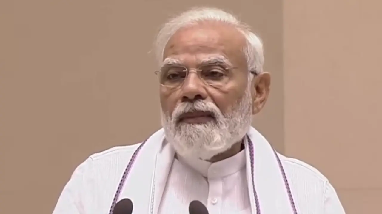 PM Modi : కోర్టుల్లో స్థానిక భాషల ఉపయోగంపై మోదీ కీలక వ్యాఖ్యలు