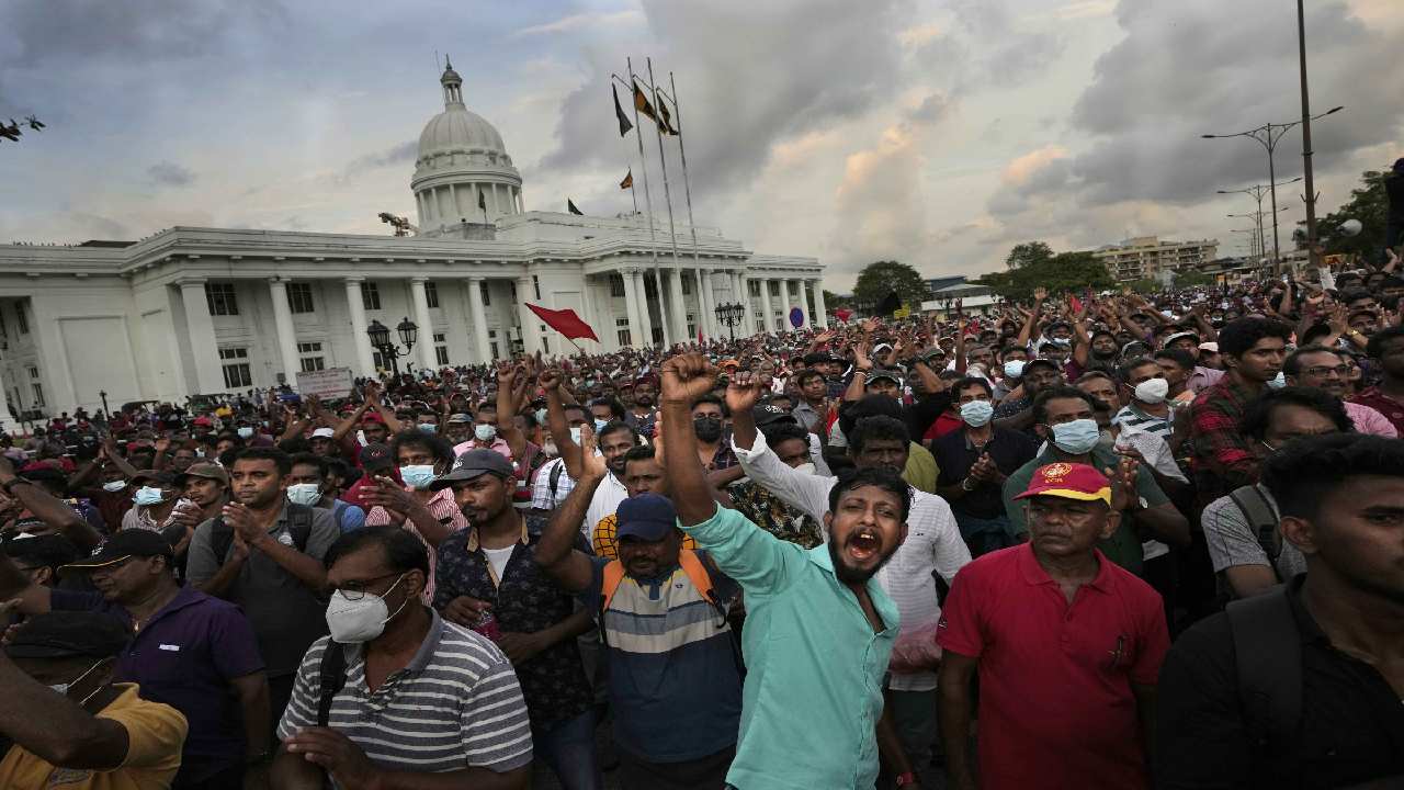 https://10tv.in/international/sri-lanka-protester-shot-dead-by-cops-411309.html