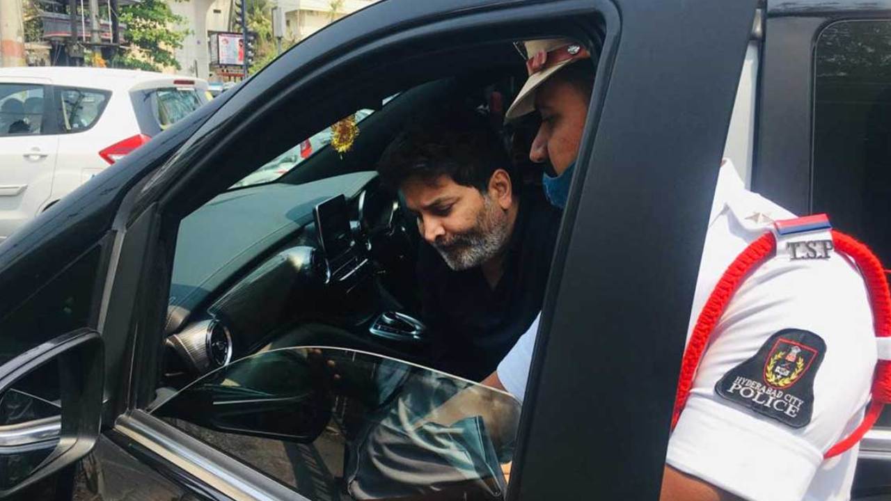 https://10tv.in/latest/trivikram-fined-by-hyderabad-traffic-police-403165.html