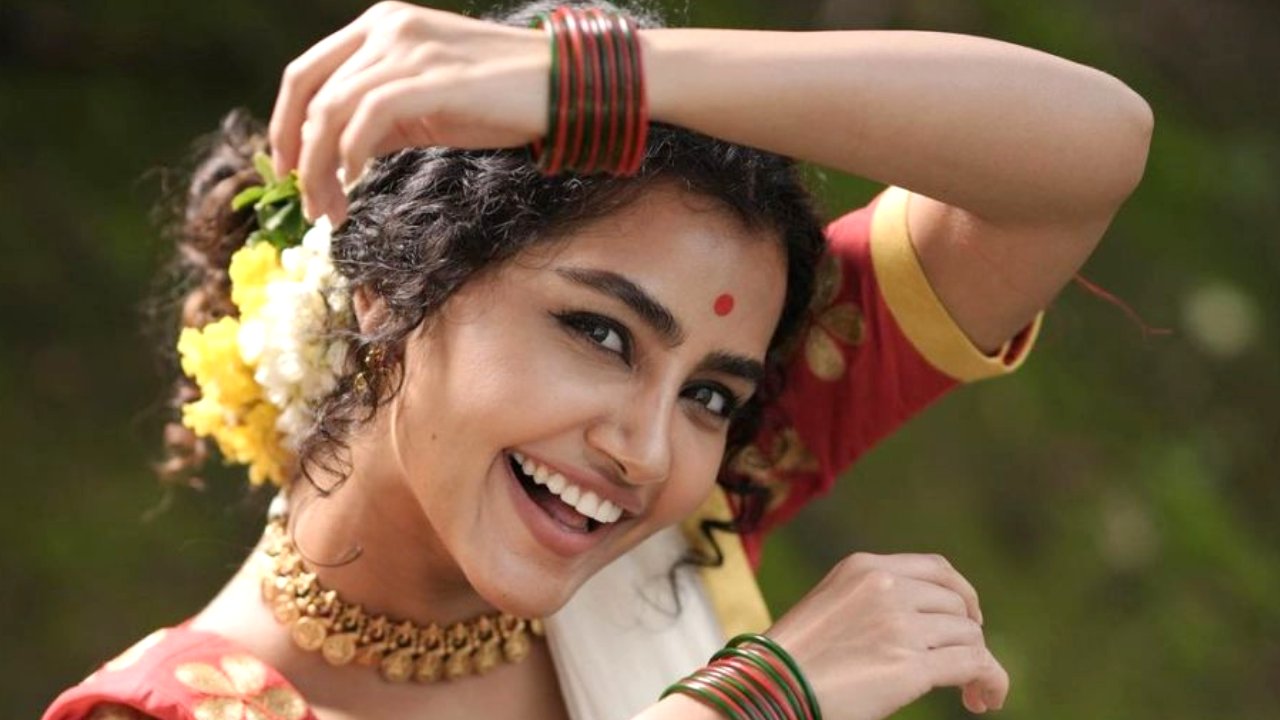 https://10tv.in/movies/anupama-parameswaran-shocking-comments-on-her-relationship-435932.html