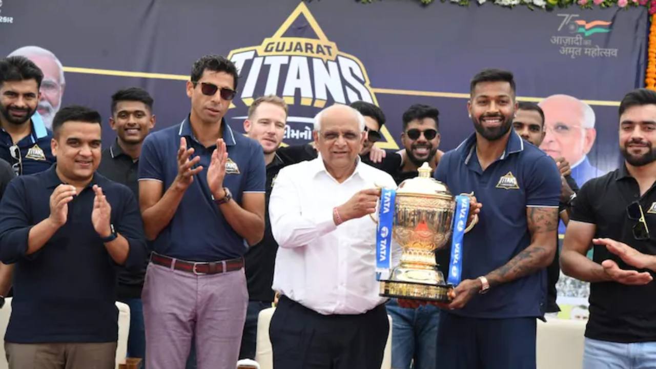 https://10tv.in/sports/ipl-2022-champions-gujarat-titans-felicitated-by-gujarat-cm-bhupendrabhai-after-open-top-bus-parade-in-ahmedabad-436180.html