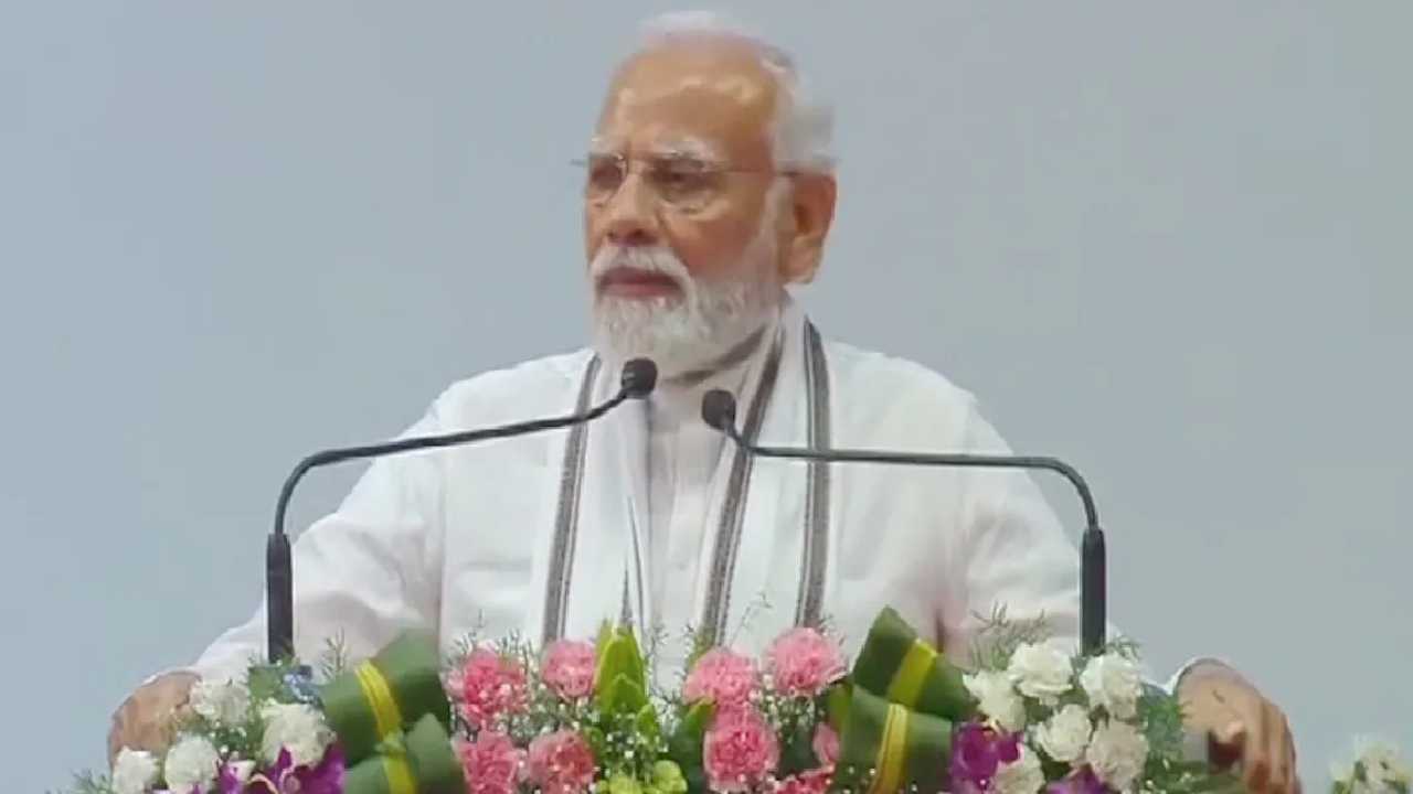 https://10tv.in/latest/modi-says-govt-committed-to-propularise-tamil-language-433663.html