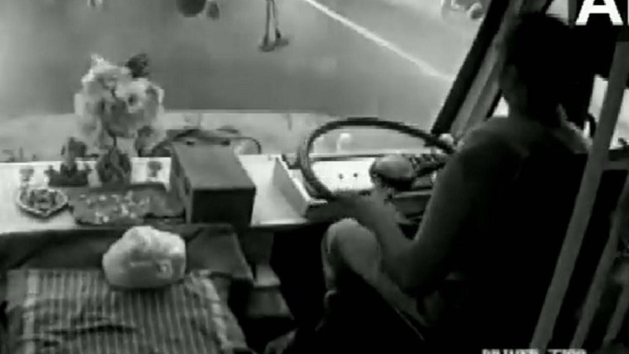 https://10tv.in/latest/30-passengers-hurt-as-2-buses-collide-near-tamil-nadus-salem-428733.html
