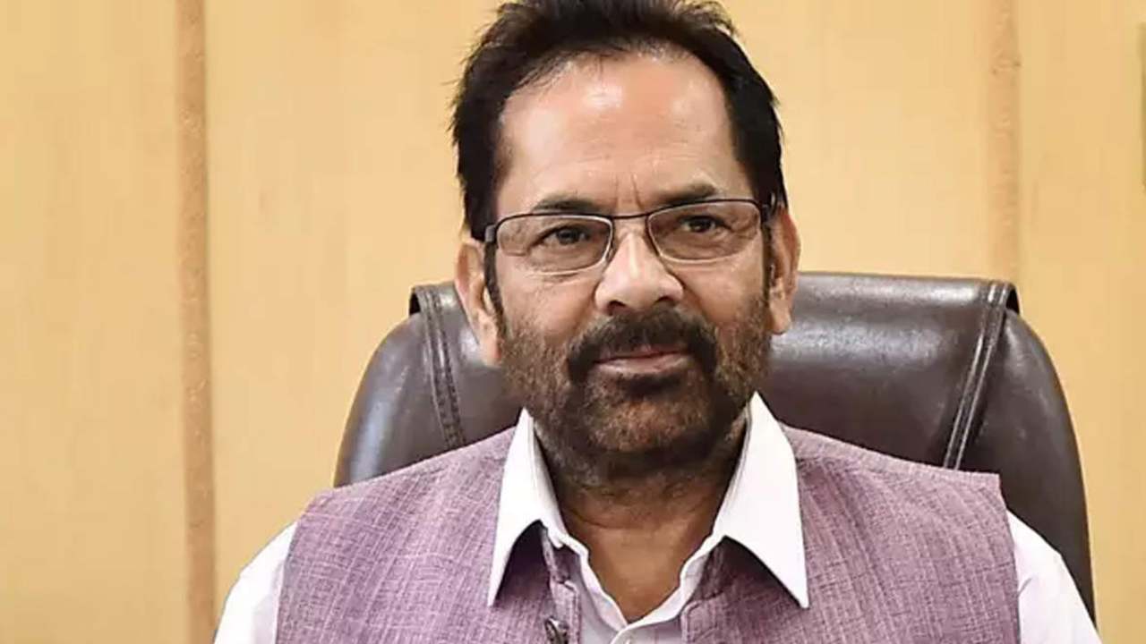https://10tv.in/latest/anti-modi-people-turning-their-political-allergy-into-conspiracy-against-youth-naqvi-targets-oppn-over-agnipath-protests-446759.html