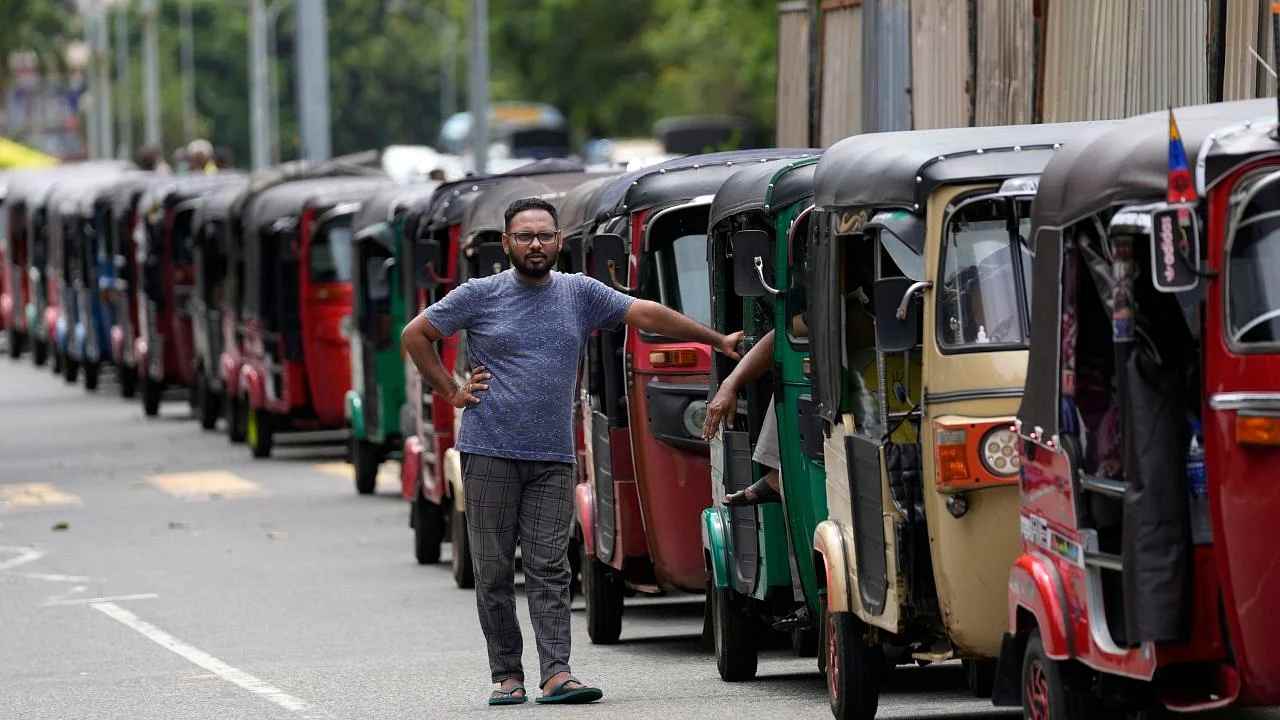 https://10tv.in/latest/sri-lanka-cant-find-cash-to-pay-even-one-ship-for-petrol-429355.html