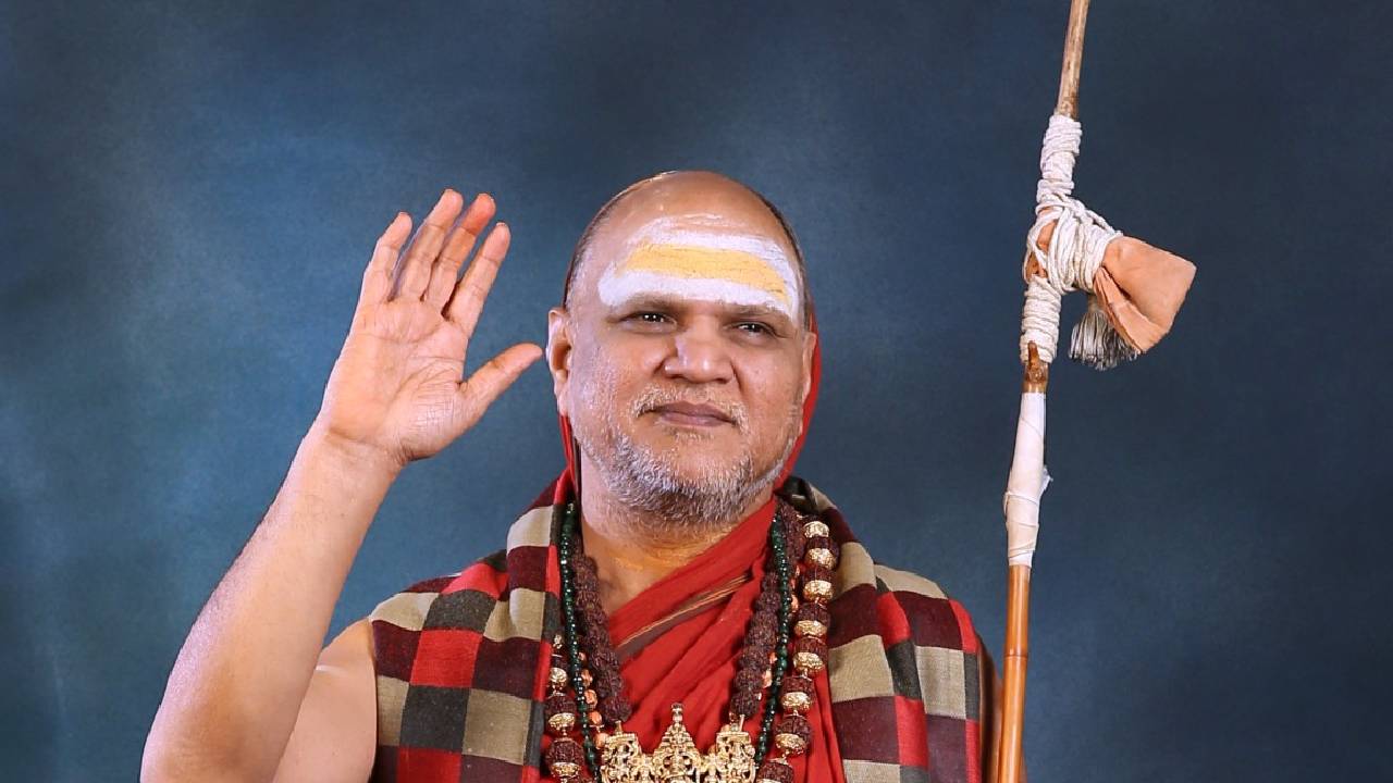 https://10tv.in/latest/swarupananda-saraswati-visits-tirumala-427511.html
