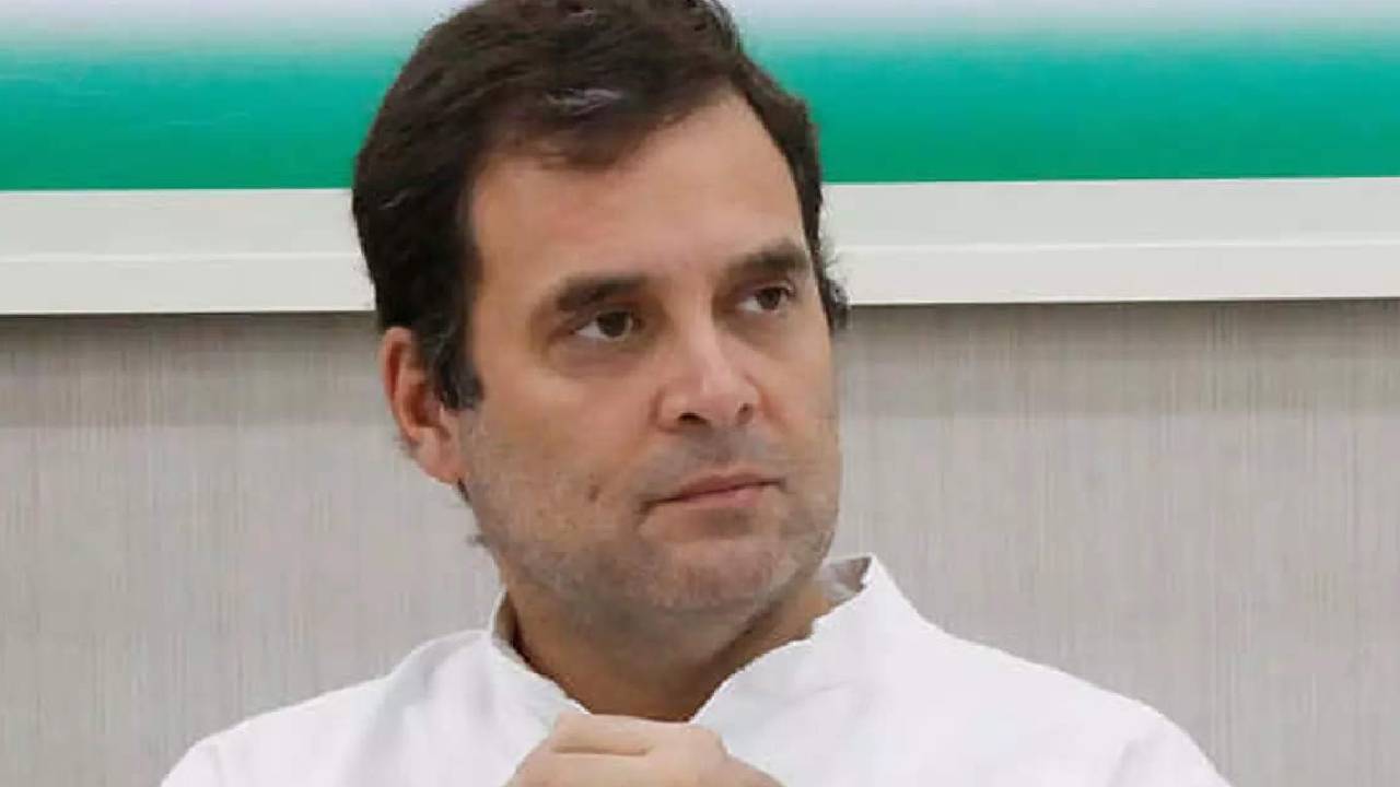 https://10tv.in/latest/hile-indians-struggle-pm-busy-planning-next-distraction-rahul-gandhi-450153.html