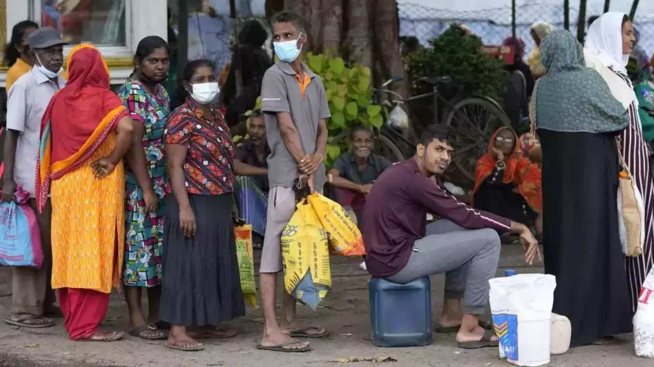 https://10tv.in/international/fuel-starved-and-stuck-in-crisis-sri-lanka-orders-work-from-home-446863.html