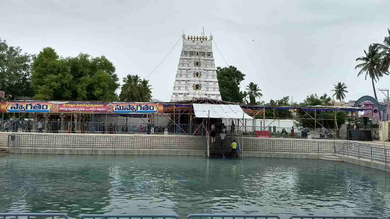 https://10tv.in/spiritual/koil-alwar-tirumanjanam-tomorrow-at-srinivasa-mangapuram-kalyana-venkateswara-swamy-temple-451961.html