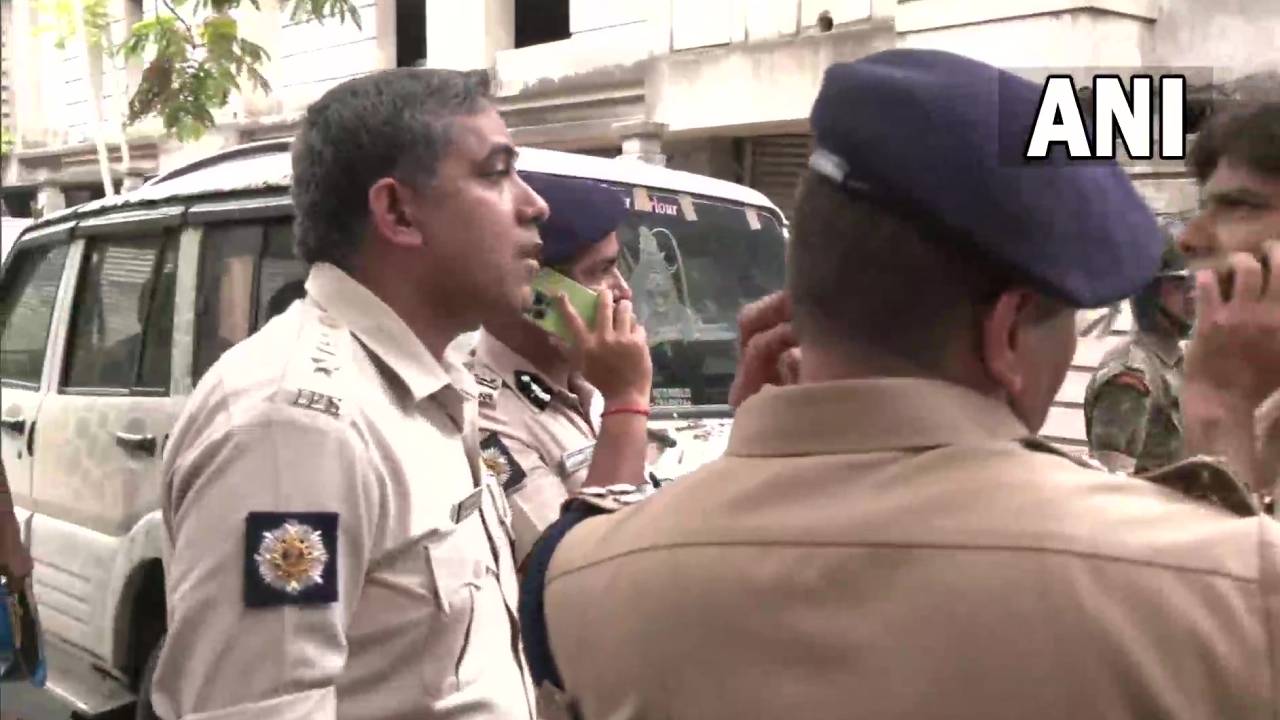 https://10tv.in/national/west-bengal-police-constable-fire-at-will-in-kolkata-caused-to-death-of-a-woman-442777.html