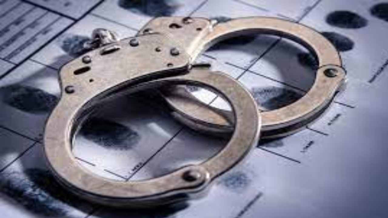 https://10tv.in/crime/hyderabad-cops-arrested-two-in-cheating-case-worth-13-crores-452024.html