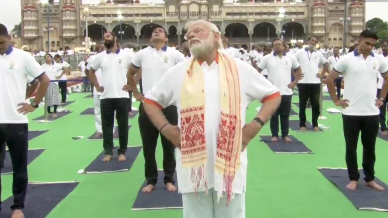 https://10tv.in/latest/pm-narendra-modi-participates-international-yoga-day-447676.html