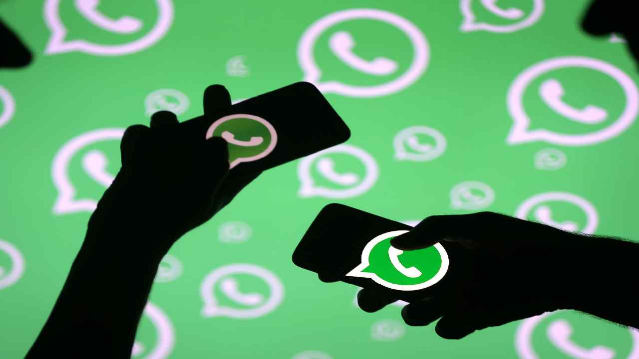 WhatsApp Group : వాట్సప్ గ్రూప్‌లో అశ్లీల వీడియో షేర్ చేసిన ఎక్సైజ్ అధికారిపై వేటు