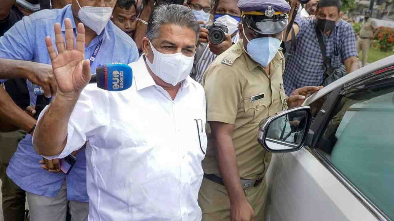 Kerala Ministe: రాజ్యాంగంపై వివాదాస్పద వ్యాఖ్యల ఎఫెక్ట్.. మంత్రి పదవికి సాజీ రాజీనామా