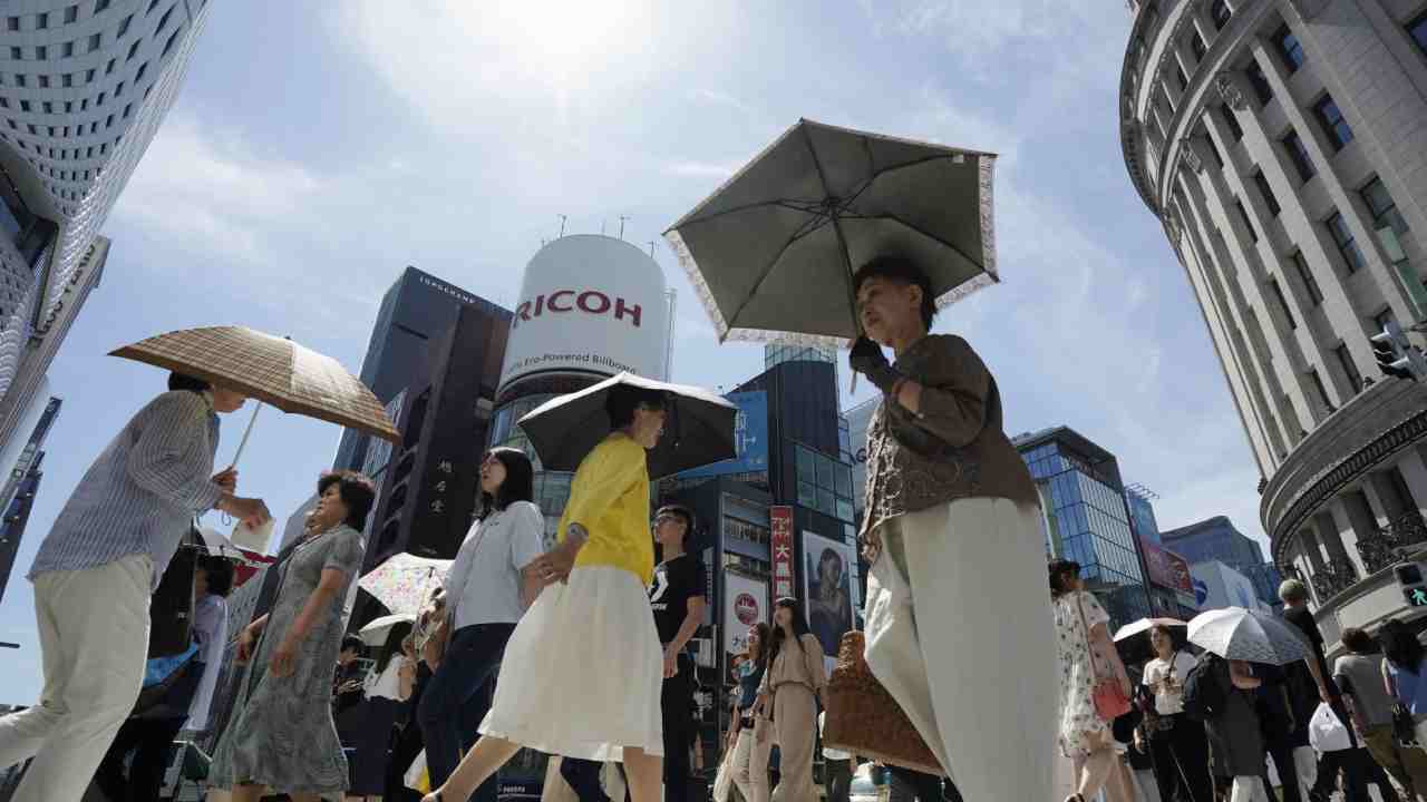 https://10tv.in/latest/japan-sees-highest-temperature-in-147-years-govt-urges-people-to-save-power-amid-scorching-heat-453286.html