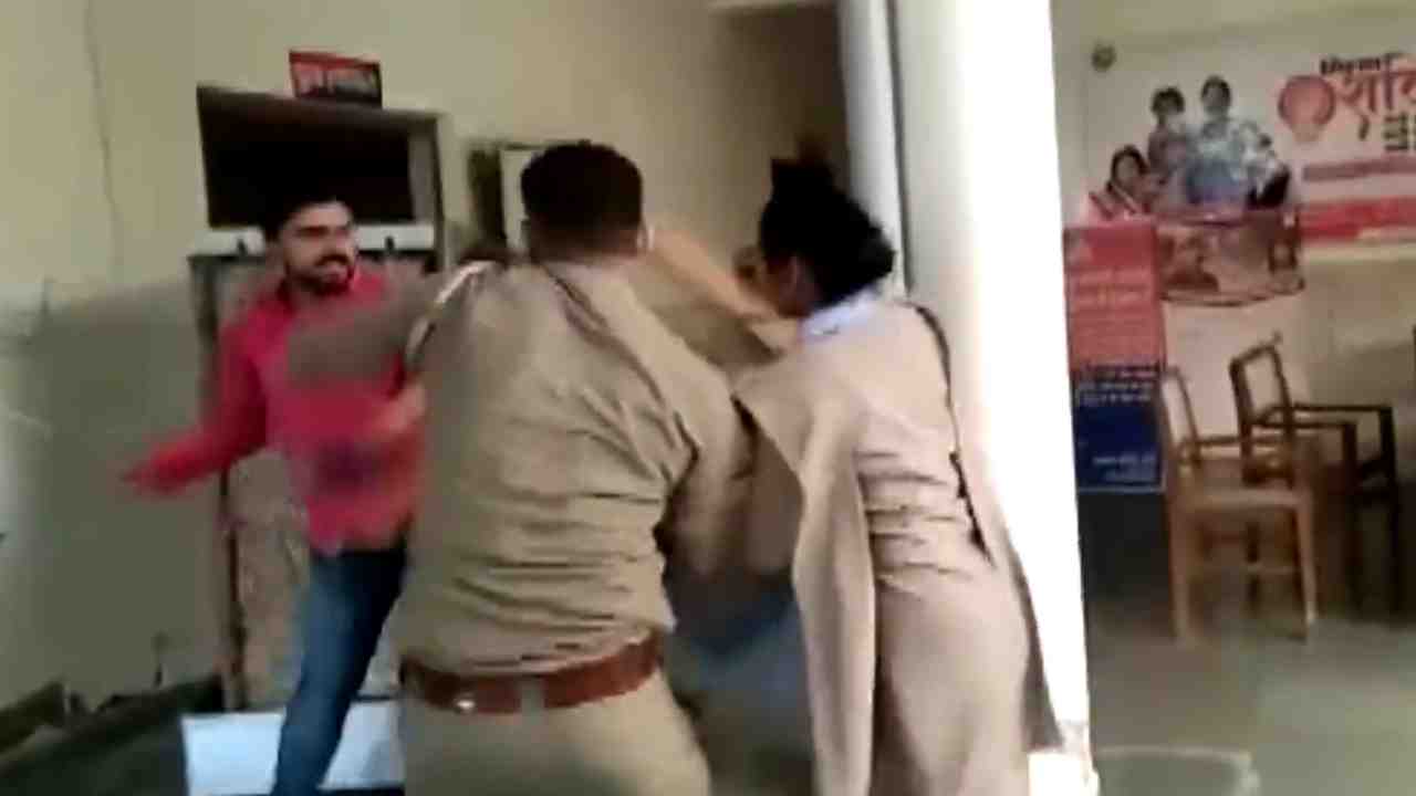 https://10tv.in/national/man-called-for-counselling-beats-up-cop-inside-mainpuri-police-station-454986.html