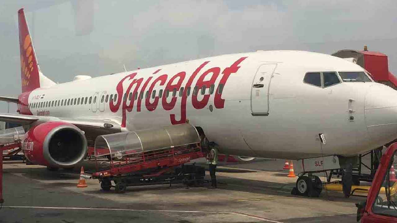 https://10tv.in/latest/spicejet-windshield-cracks-mid-air-on-gujarat-mumbai-flight-in-second-mishap-today-455191.html