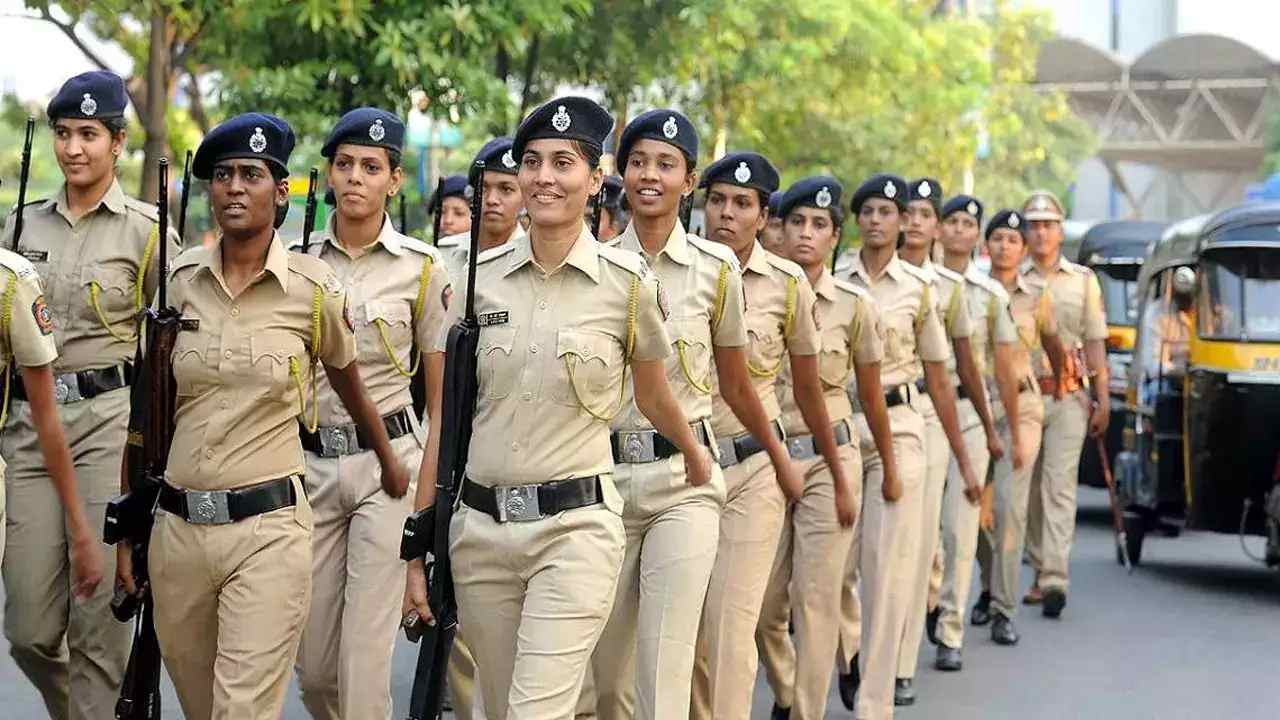 Women Cops: పోలీసుల్లో పది శాతమే మహిళలు.. తాజా నివేదిక వెల్లడి