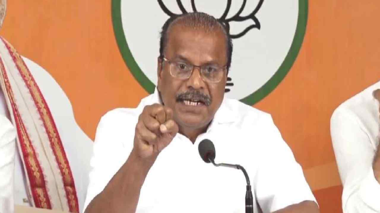 https://10tv.in/telangana/telangana-intelligence-officer-caught-during-bjp-national-executive-meeting-indrasens-reddy-anger-454027.html